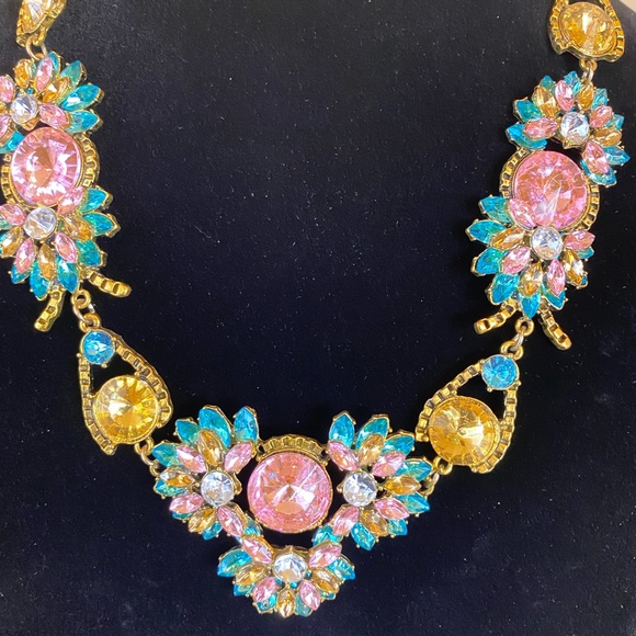 Gorgeous Statement Necklace Pin & Turquoise on Gold - Picture 4 of 16